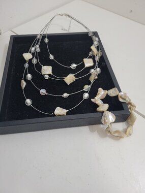 Cream and Pearlesque Necklace and Bracelet Set